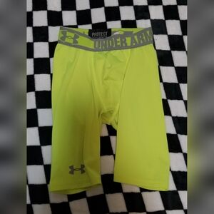 Boys Under Armour Mixed Lot.